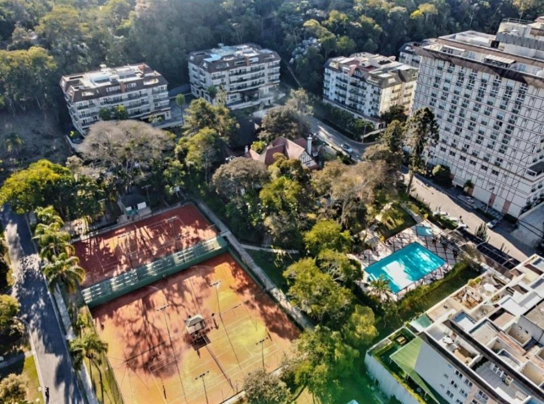 Apto Casinha De Boneca No Petrópolis
