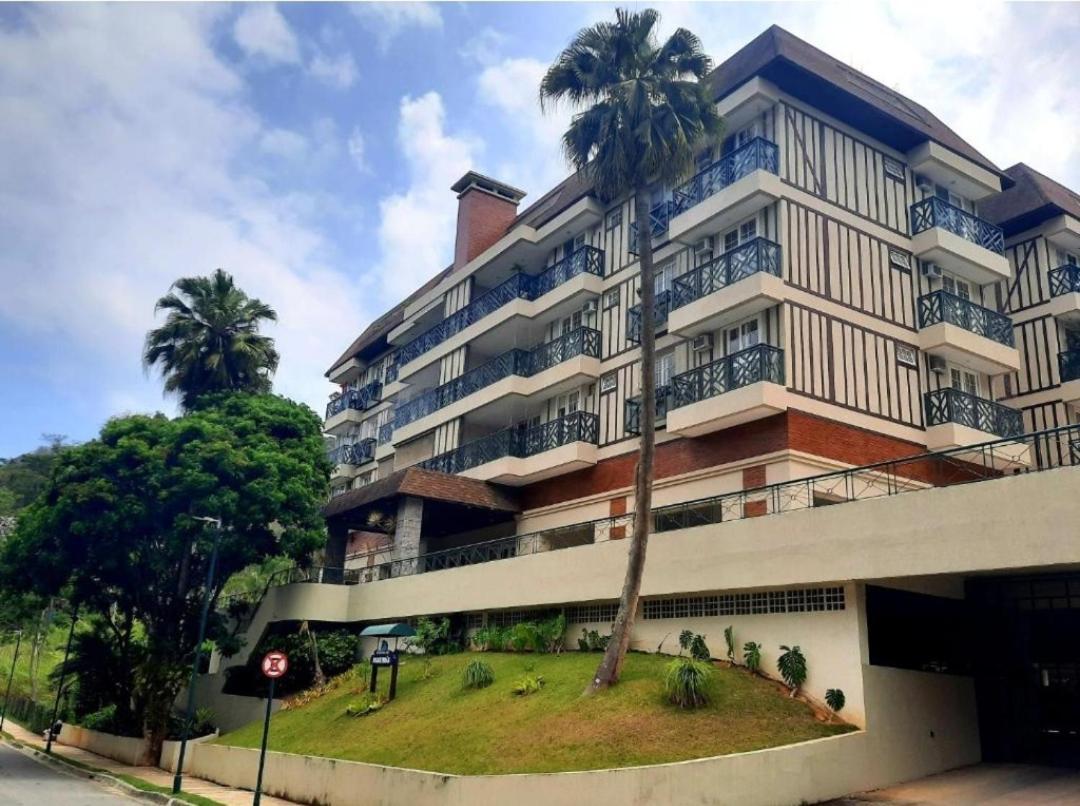 Apto Casinha De Boneca No Apartamento Petrópolis